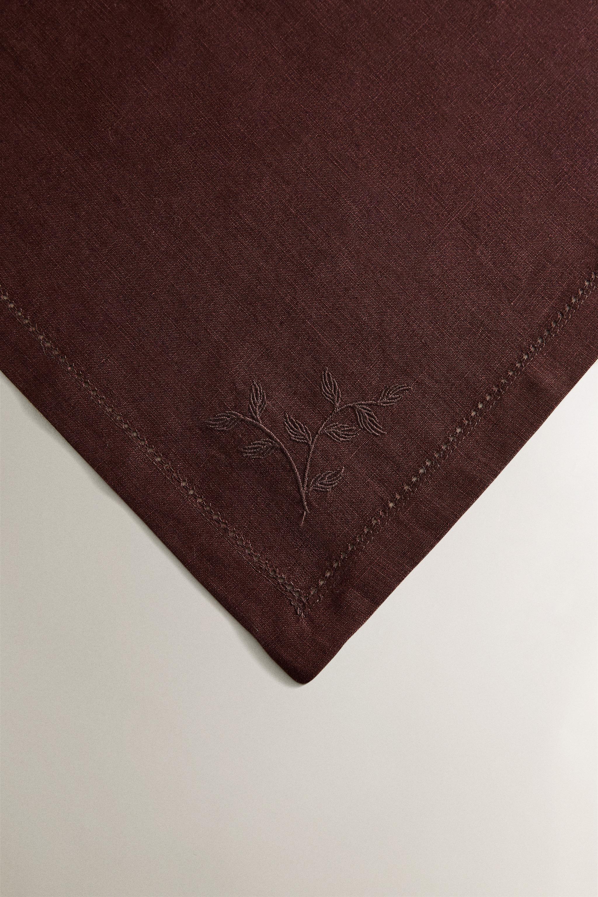 LINEN NAPKIN WITH FLORAL EMBROIDERY (SET OF 2)